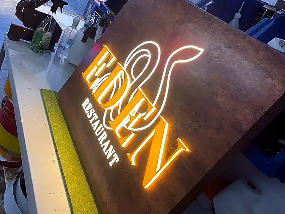 Gerealiseerde verlichte signing voor Eden Restaurant.